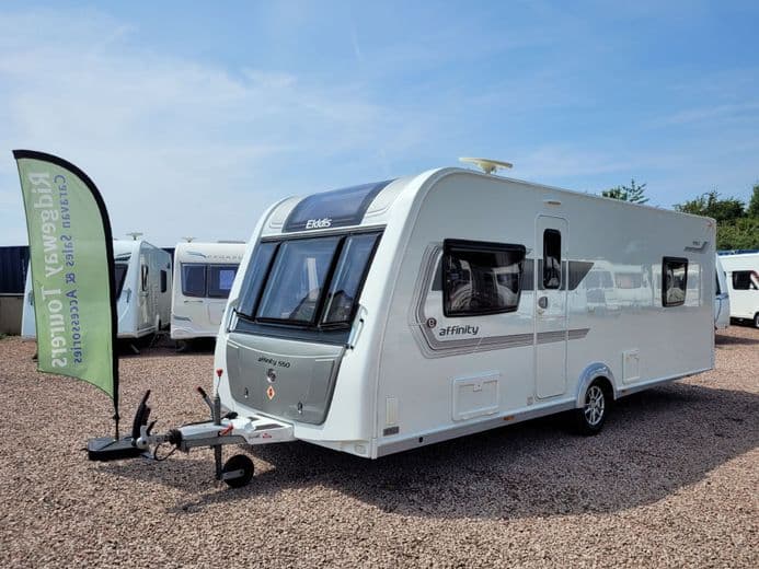 * SALE AGREED * ELDDIS AFFINITY 550 2017 SINGLE AXLE 4 BERTH - FIXED ISLAND BED, AL-KO ATC