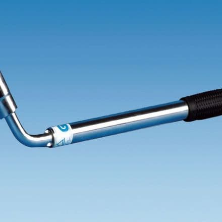 Extendable wheel nut wrench