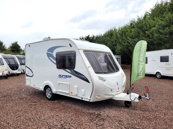 STERLING EUROPA ULTIMATE 390 2011 - LIGHTWEIGHT & COMPACT 2 BERTH