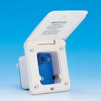 Watermaster inlet socket with integrated pressure switch white