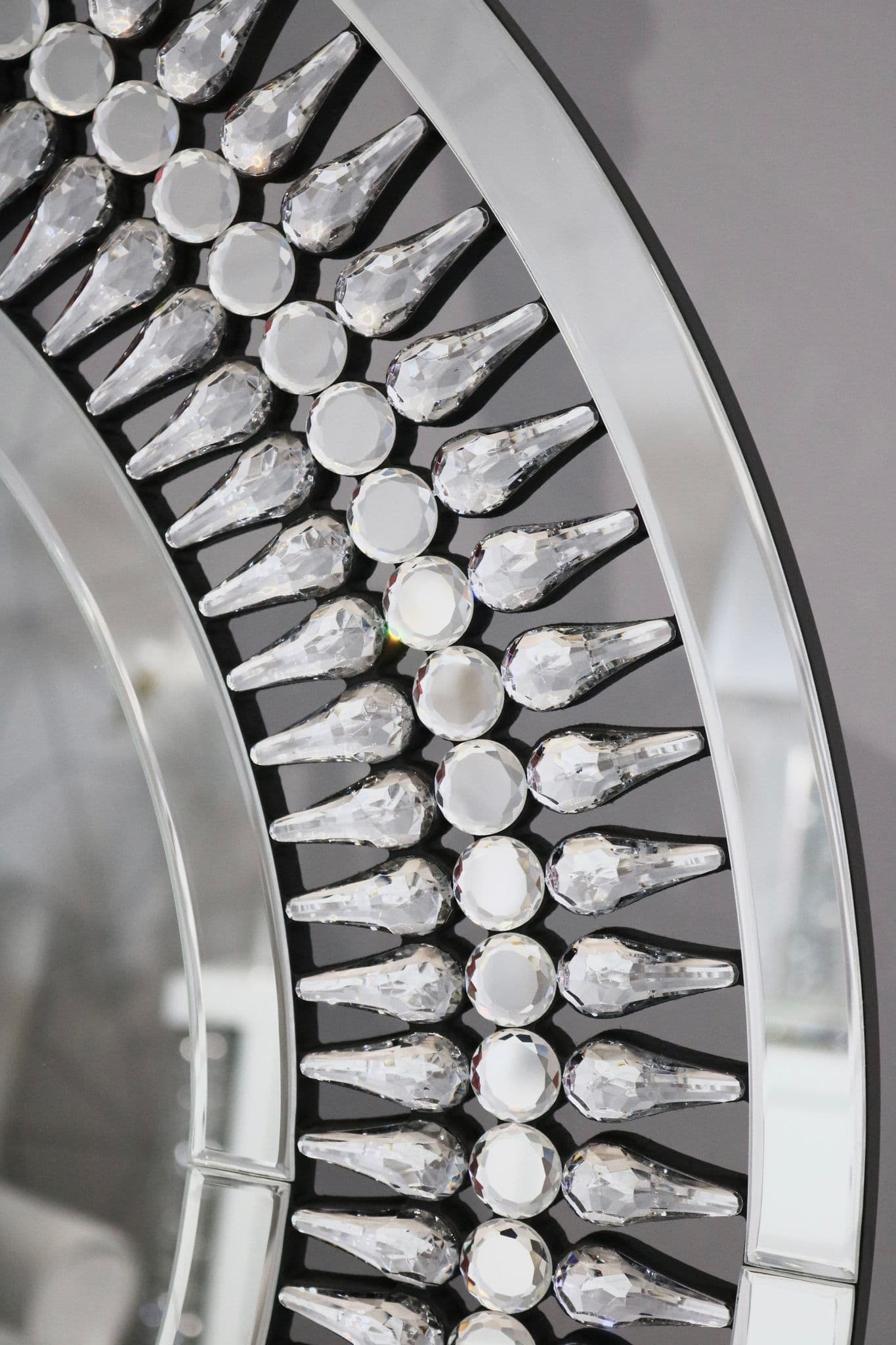 Luxe Teardrop Round Mirror 90Cm