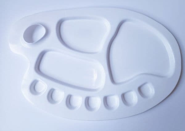 Plastic Kidney shaped Mixing Palette