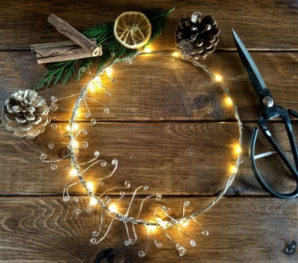 Curly wire wreath kit