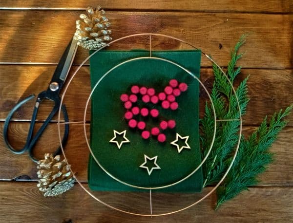 Felt Holly Wreath kit 35cm