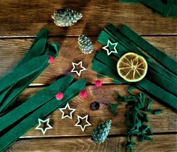 Felt Holly Wreath kit 35cm