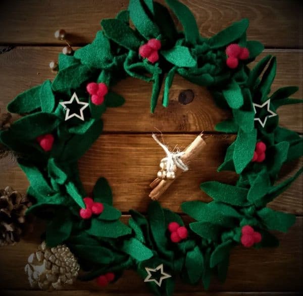 Felt Holly Wreath kit 35cm