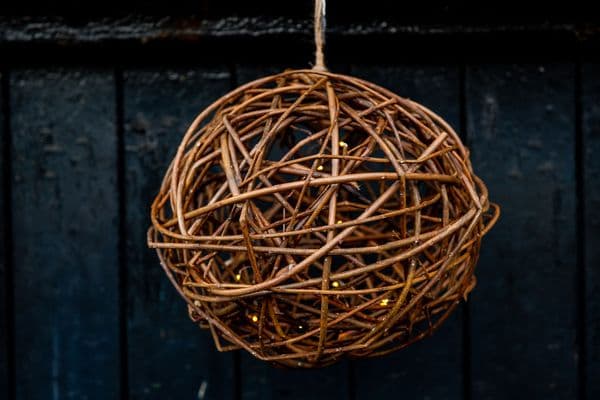 Willow star & ball kit (plus extra willow + fairy lights)