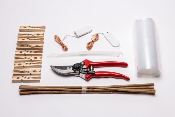 Willow star & ball kit (plus extra willow + fairy lights)