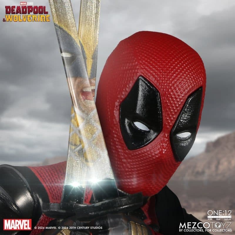 Mezco One 12 Collective Deadpool & Wolverine - Deadpool Action