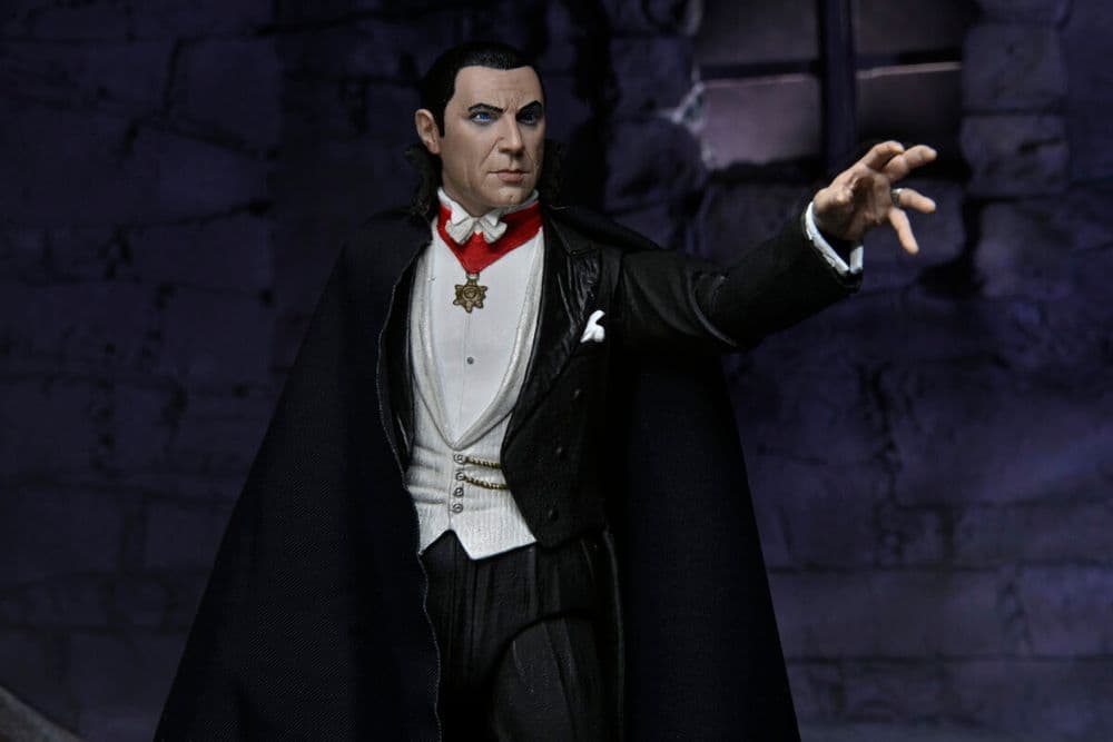 NECA Universal Monsters Colour Dracula Transylvania Ultimate Action Figure SPECIAL OFFER