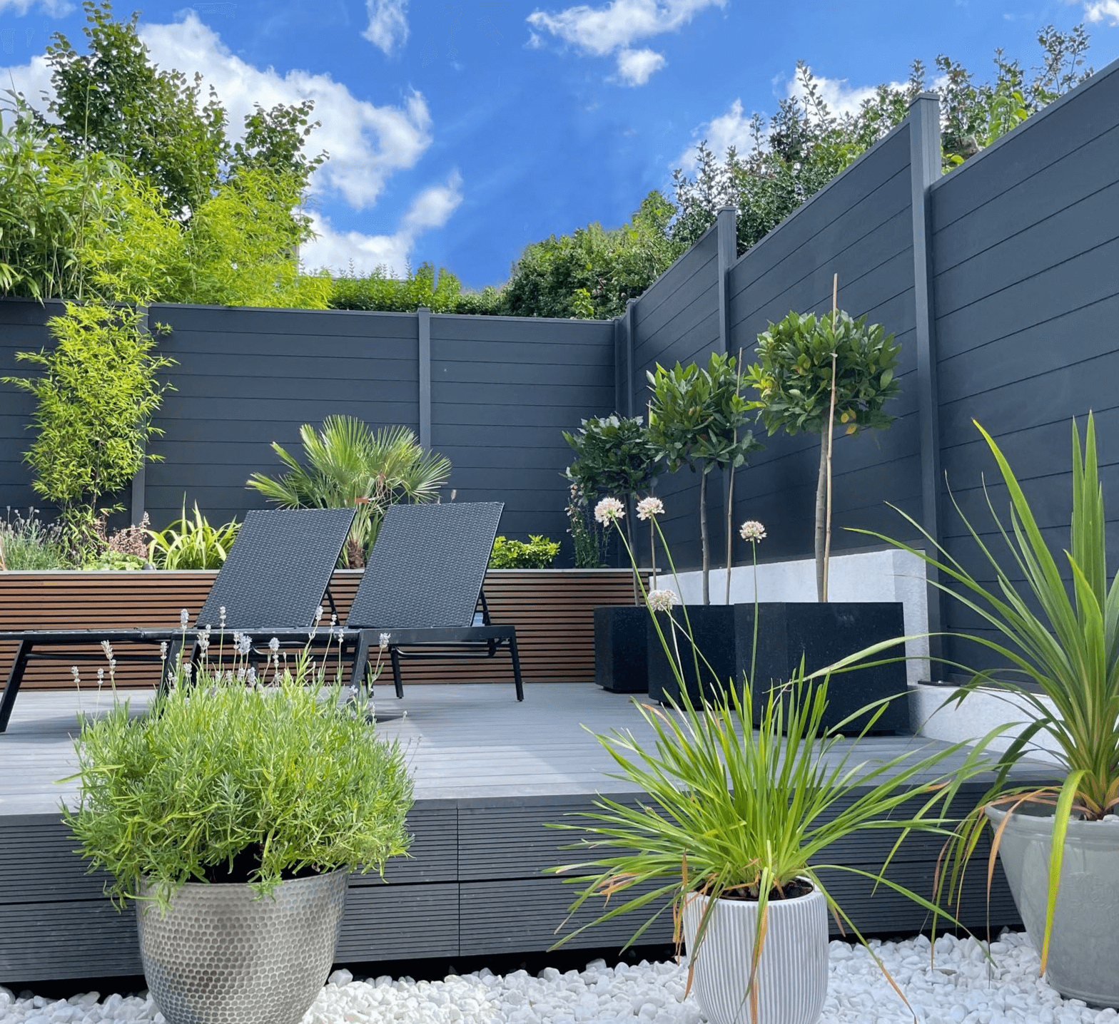Composite Fencing & Balustrade: Durable Solutions for Modern Gardens