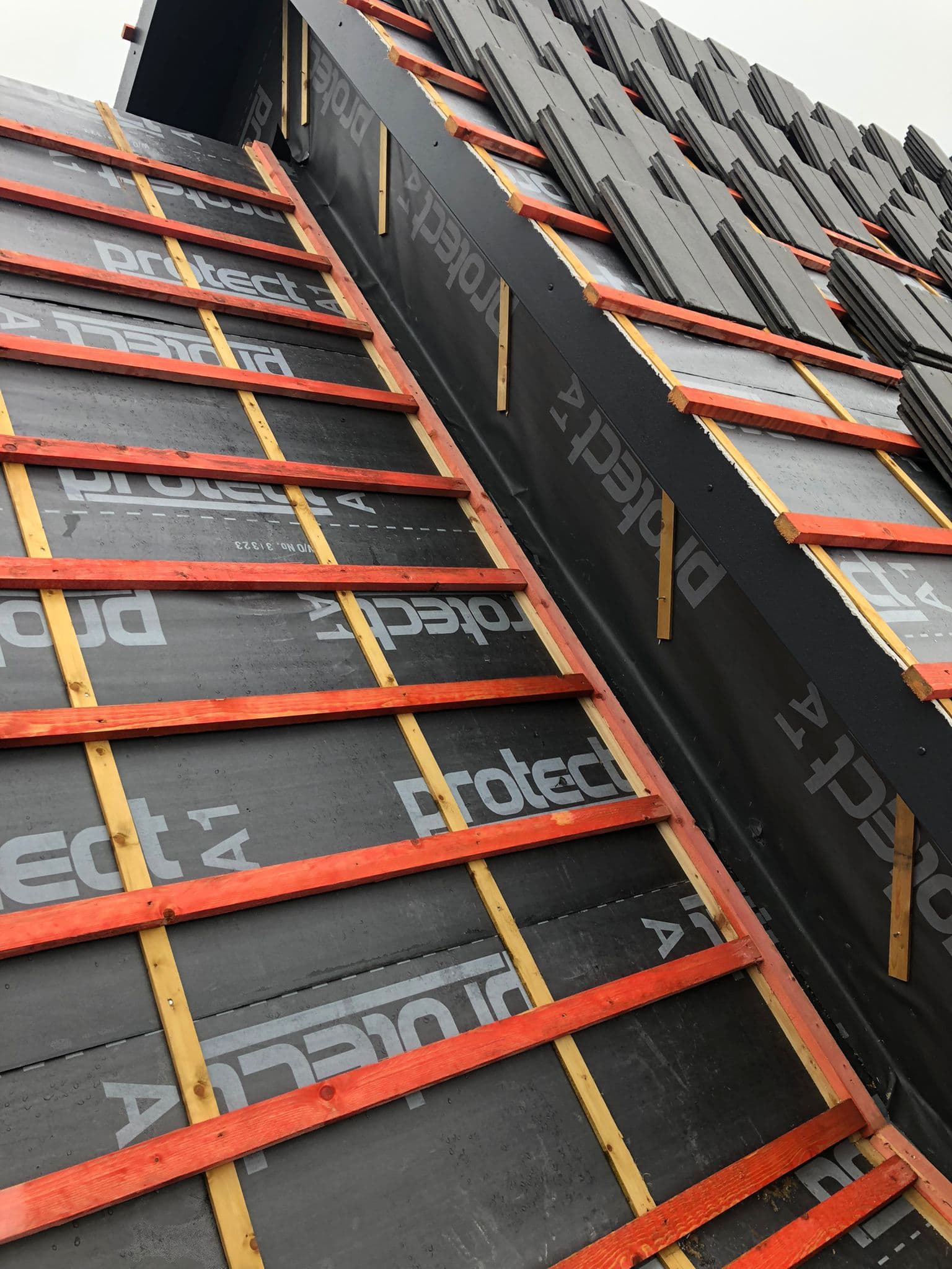 Mock Bond Rathmore Slate effect roof tile