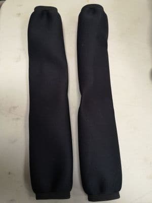 PAIR OF SHOCK PROTEKTAS SHORT BLACK UNBRANDED 13.5 INCHES
