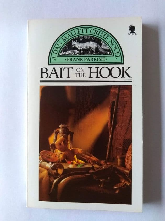 BAIT ON THE HOOK BY FRANK PARRISH (PAPERBACK)