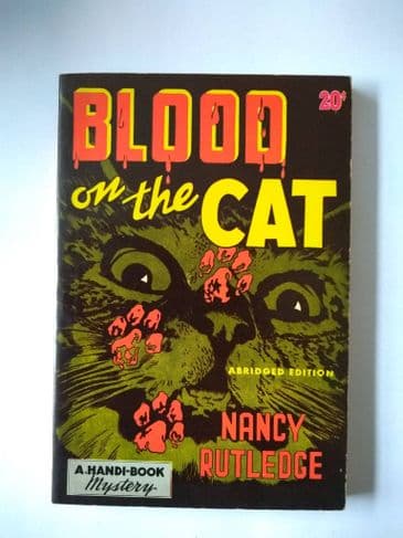 HANDI - BOOKS BLOOD ON THE CAT by Nancy RUTLEDGE  (NO 55 )  (Paperback )