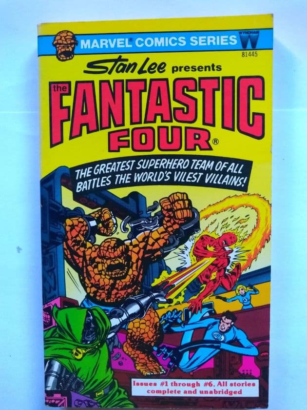POCKET BOOK : STAN LEE PRESENTS  THE FANTASTIC FOUR  (PAPERBACK)
