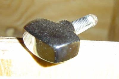 Ash pit door catch for all Rayburn models