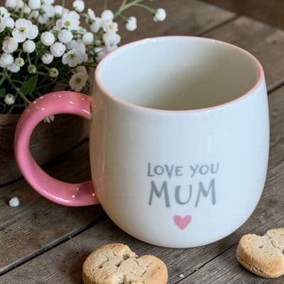 'LOVE YOU MUM' Mug with Heart - Great gift idea for Mothers Day