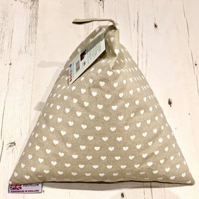 Padi Pillow with White Heart Design - Ideal as an iPad/Kindle/Phone Stand
