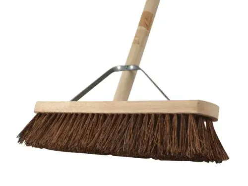 FAITHFULL Stiff Bassine Broom 45cm (18") + Handle FAIBRBAS18H