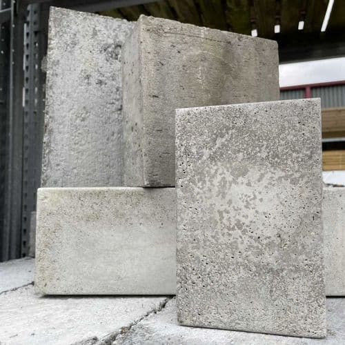 McCANN 440x215x100mm (18"x9"x4") Padstone FPAD09