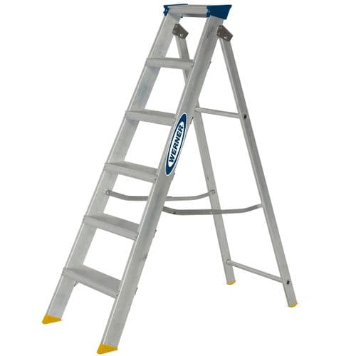 WERNER 6 Tread Mastertrade Swingback Stepladder 7140618