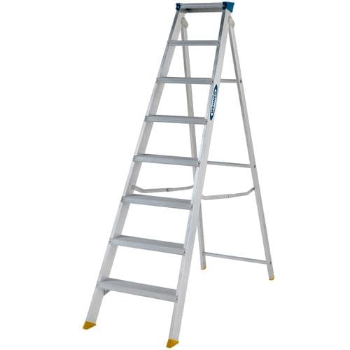 WERNER 8 Tread Mastertrade Swingback Stepladder 7140818