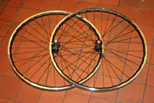 SHIMANO 105 R7000 - MAVIC OPEN PRO UST - SAPIM RACE DB BLACK WHEELS - 700C