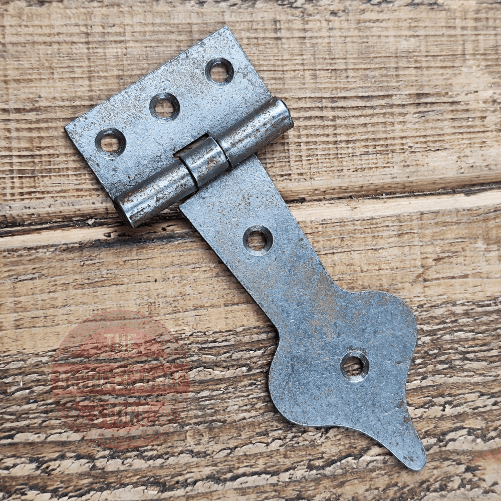 100mm Spearhead Hinge Antique Iron With Free Fixings