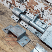 Automatic Locking Pig Bolt Prevents Animals Opening It