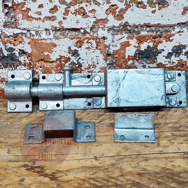 Automatic Locking Pig Bolt Prevents Animals Opening It