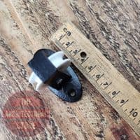 Black Single Pulley Across The Plate