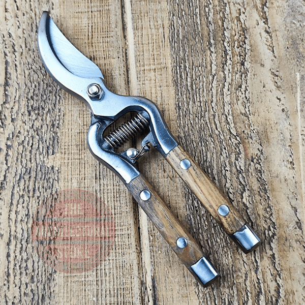 Wooden Handle Traditional Bypass Secateurs Erganomic Handle Spring Loaded