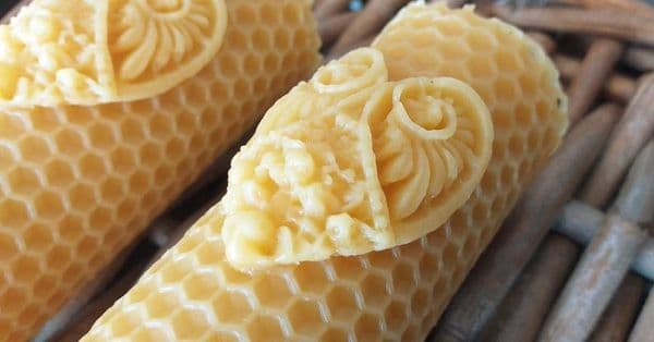 Set of 2 Pure Beeswax Heart Detail Candles (Boxed)