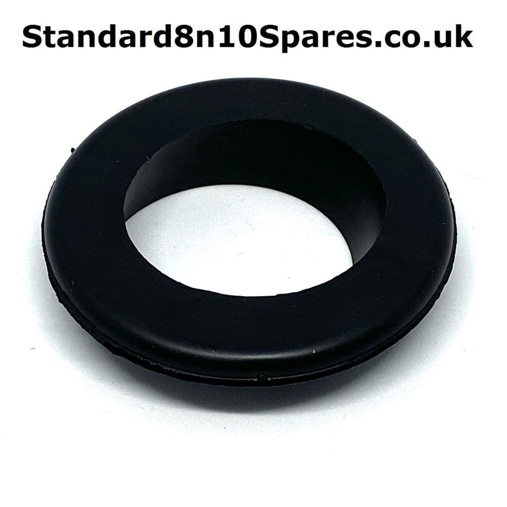 Standard 8 10 Fuel Filler Pipe External Grommet Early & x28;Body& x29;