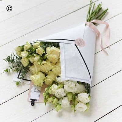 Beautifully Simple Large White Flower Wrap SIWBQ2