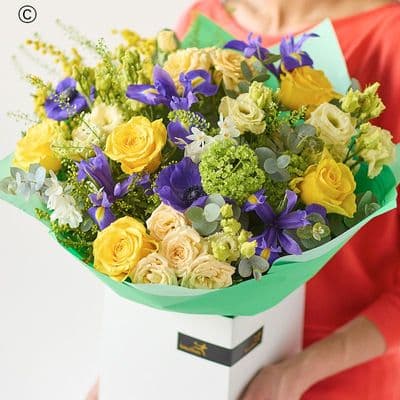 Extra Large Rose & Iris Bouquet SCRIHT0200