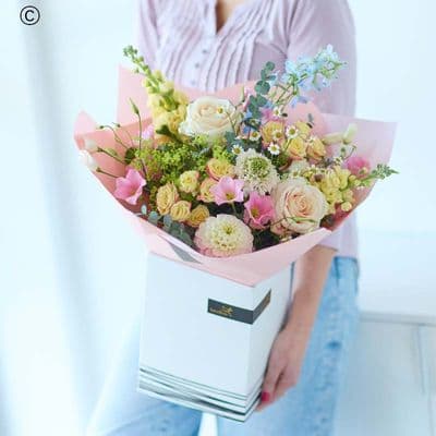 Soft Summer Skies Bouquet HCHT0300