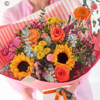 Summer Radiance Trending Bouquet HTHT0300