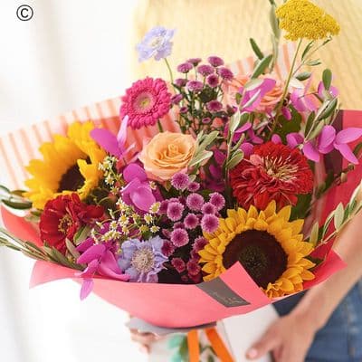 Vibrant Sunset Trending Bouquet without Lilies HTLFHT0200