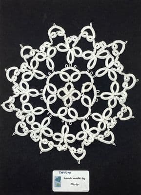 Poinsettia Medallion Doily 5½