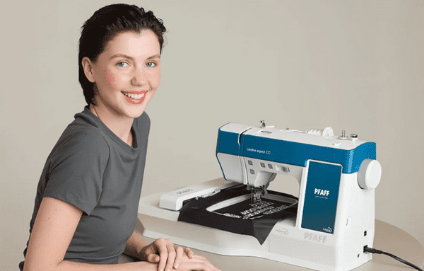 Ex-Display SALE Pfaff Creative Expect 350 Sewing Machine - SAVE £204