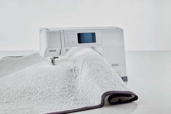 Ex-Display SALE Pfaff Quilt Expression 710 SE Sewing Machine - SAVE £649