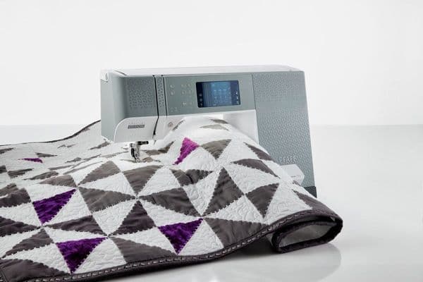 Ex-Display SALE Pfaff Quilt Expression 720 Special Edition Sewing Machine - SAVE £754