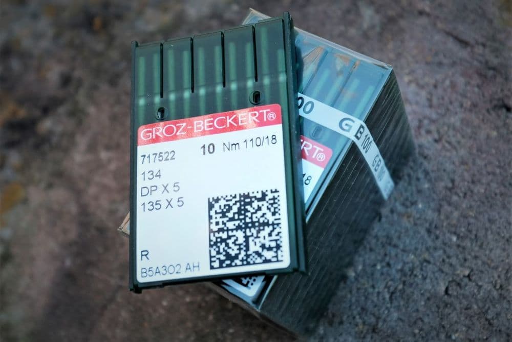 Groz Beckert Sharp 18/110R Bulk Pack of 100 Longarm Needles