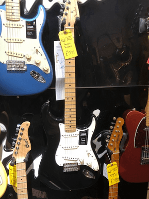 Fender Player Stratocaster Black Maple Fingerboard