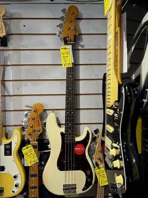 Squier 60s Classic Vibe P Bass Olympic White
