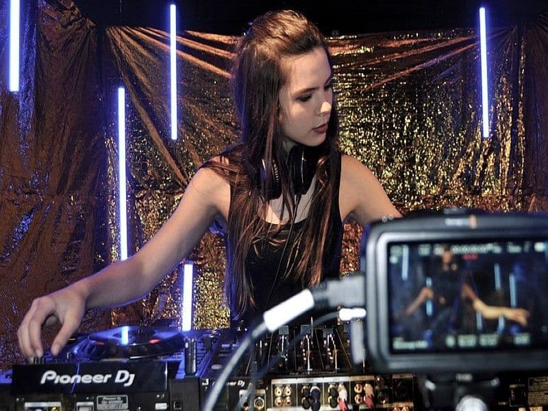 Amber Broos Live Funky & Hard Techno Audio & Video DJ-Sets  SPECIAL Compilation (2020 - 2025)