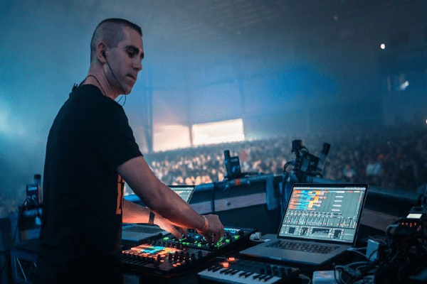 Giuseppe Ottaviani Live Trance Audio & Video DJ-Sets 128GB USB SPECIAL Compilation (2006 - 2025)