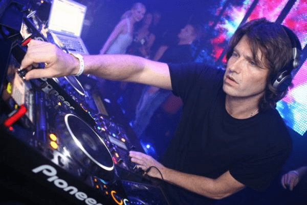 Hernan Cattaneo Live Progressive & Tech House Audio & Video DJ-Sets 256GB USB SPECIAL (2001 - 2025)